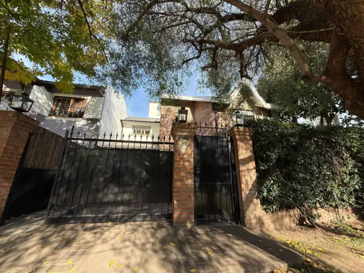 Casa de 3 dormitorios en Bella Vista, foto 1