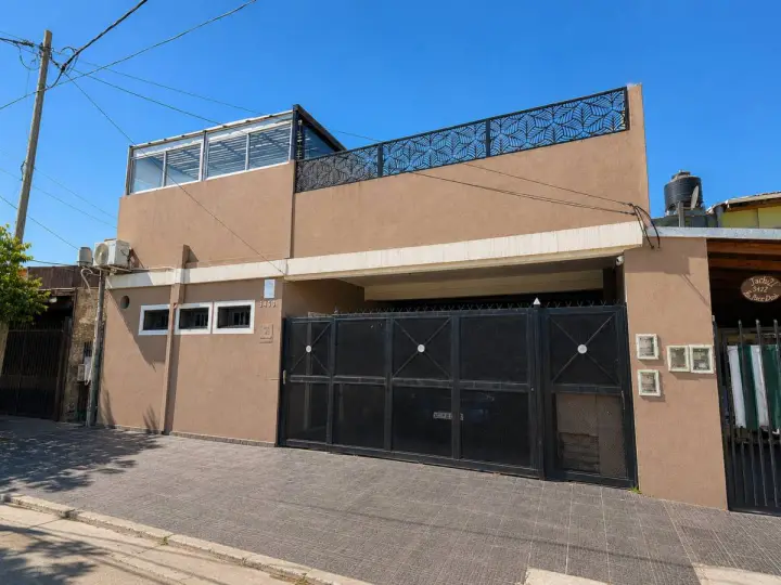 Casa de 5 dormitorios en William Morris, foto 1