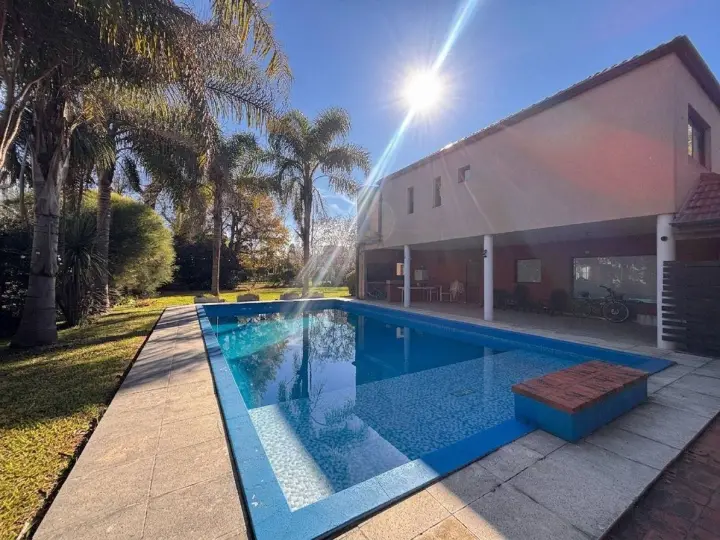 Casa de 4 dormitorios en Muñiz, foto 1