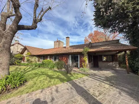 Casa de 4 dormitorios en Muñiz